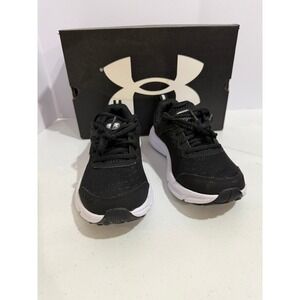 Under Armour Boys 5Y Athletic Shoes Black White New in Box